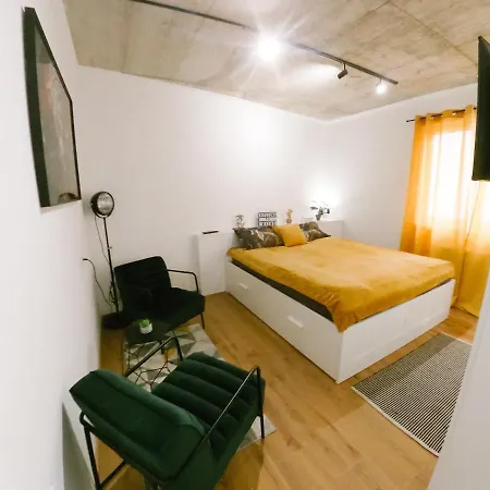 Meebo Apartments Νόβι Σαντ Εξωτερικό φωτογραφία
