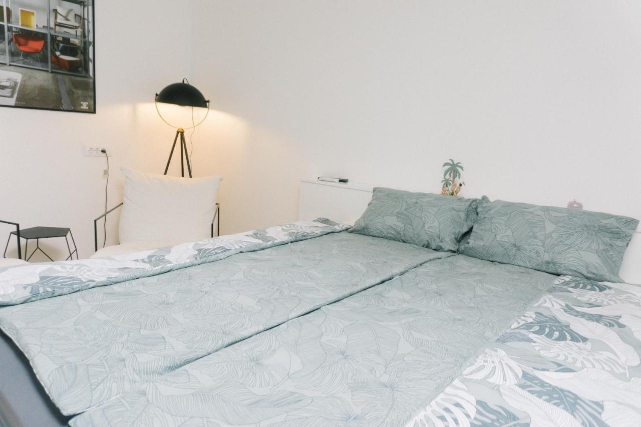 Meebo Apartment
