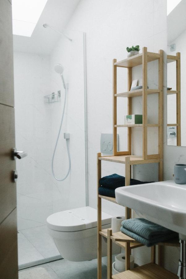 Meebo Apartment